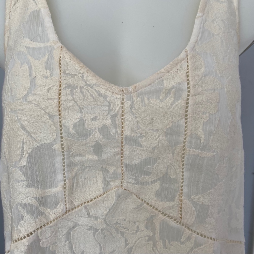 Anthropologie embroidered tank top - Picture 7 of 9